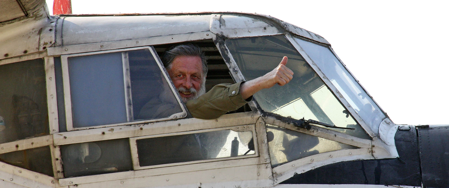 Michael Bartlett ("Flying Monk") breaks the of the globe - ANTIPODAL record ASAP Tickets travel blog