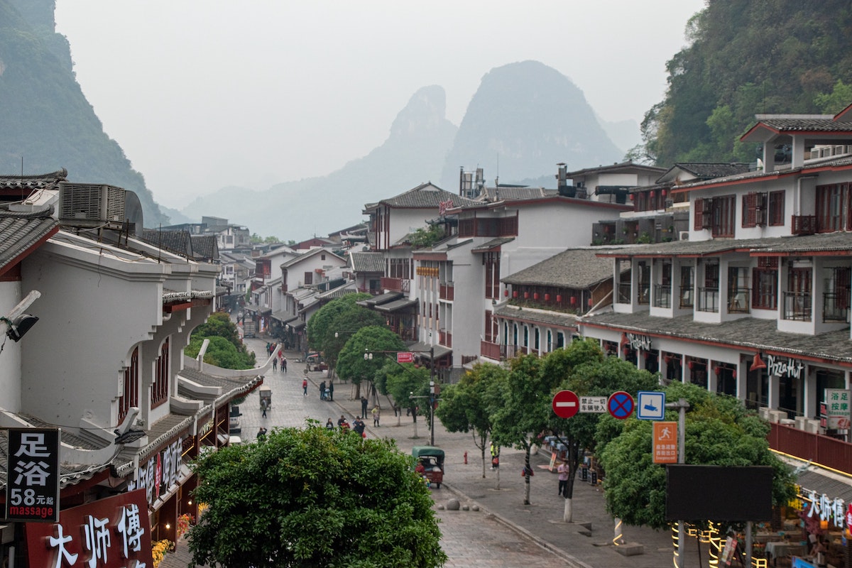 places to travel in spring