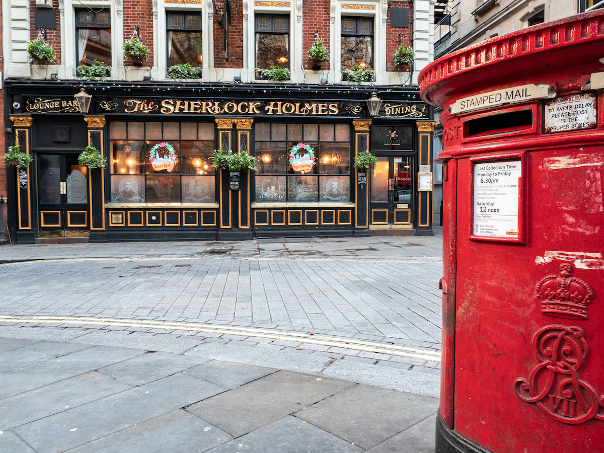 Planning a Solo Trip to London Female solo trip to london Is london safe for female travelers Solo things to do in london