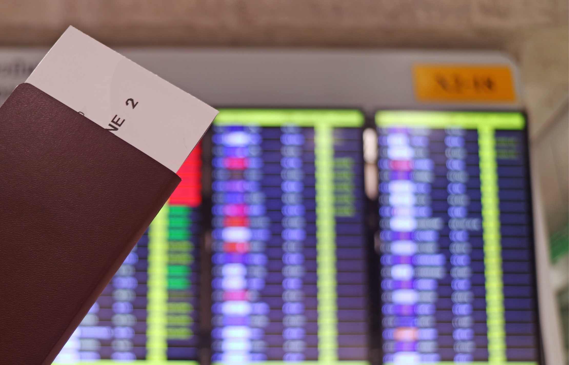 Aim for a layover of about 2-3 hours