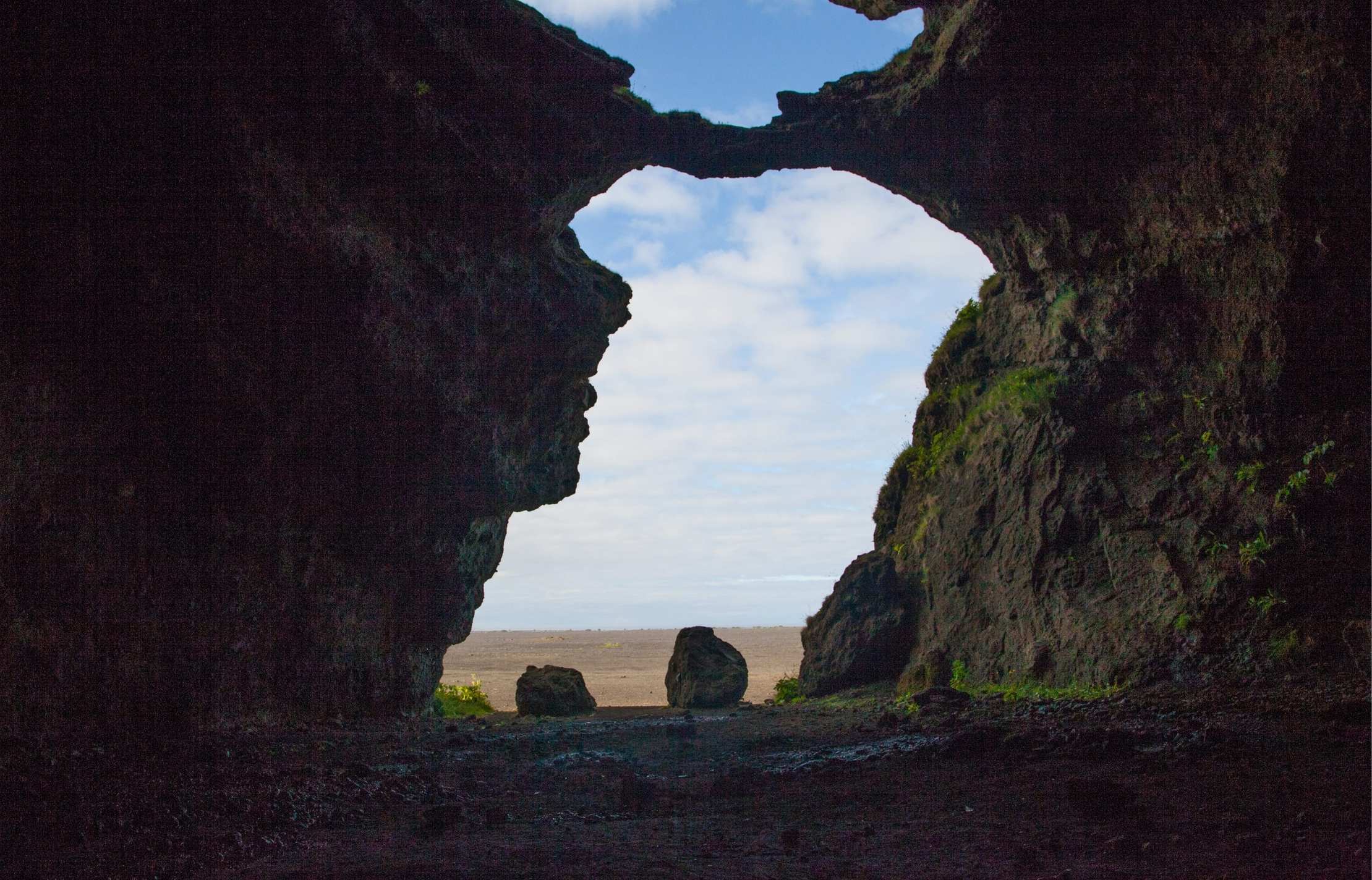 Hjörleifshöfði Cave in Iceland