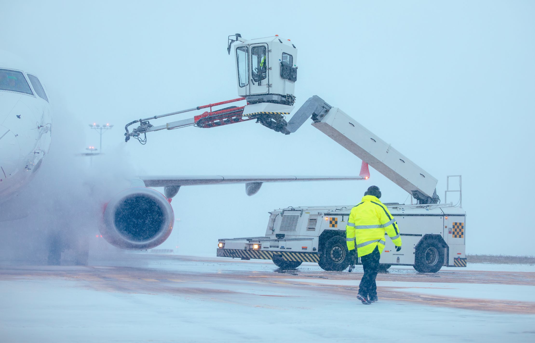 Airplane de-icing: weather is an extraordinary circumstance. A crew strike is not.