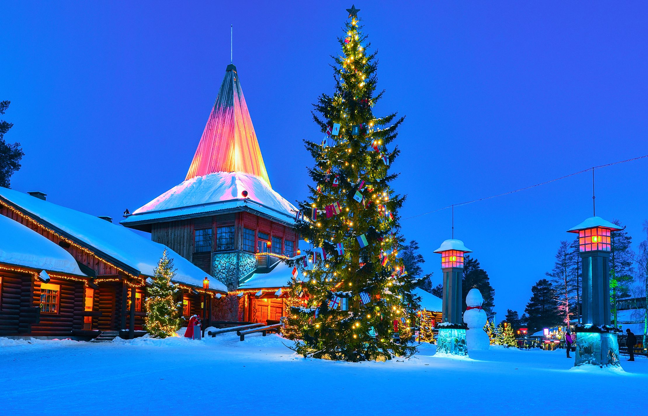 Where to fly for Christmas? Rovaniemi to visit Santa's office